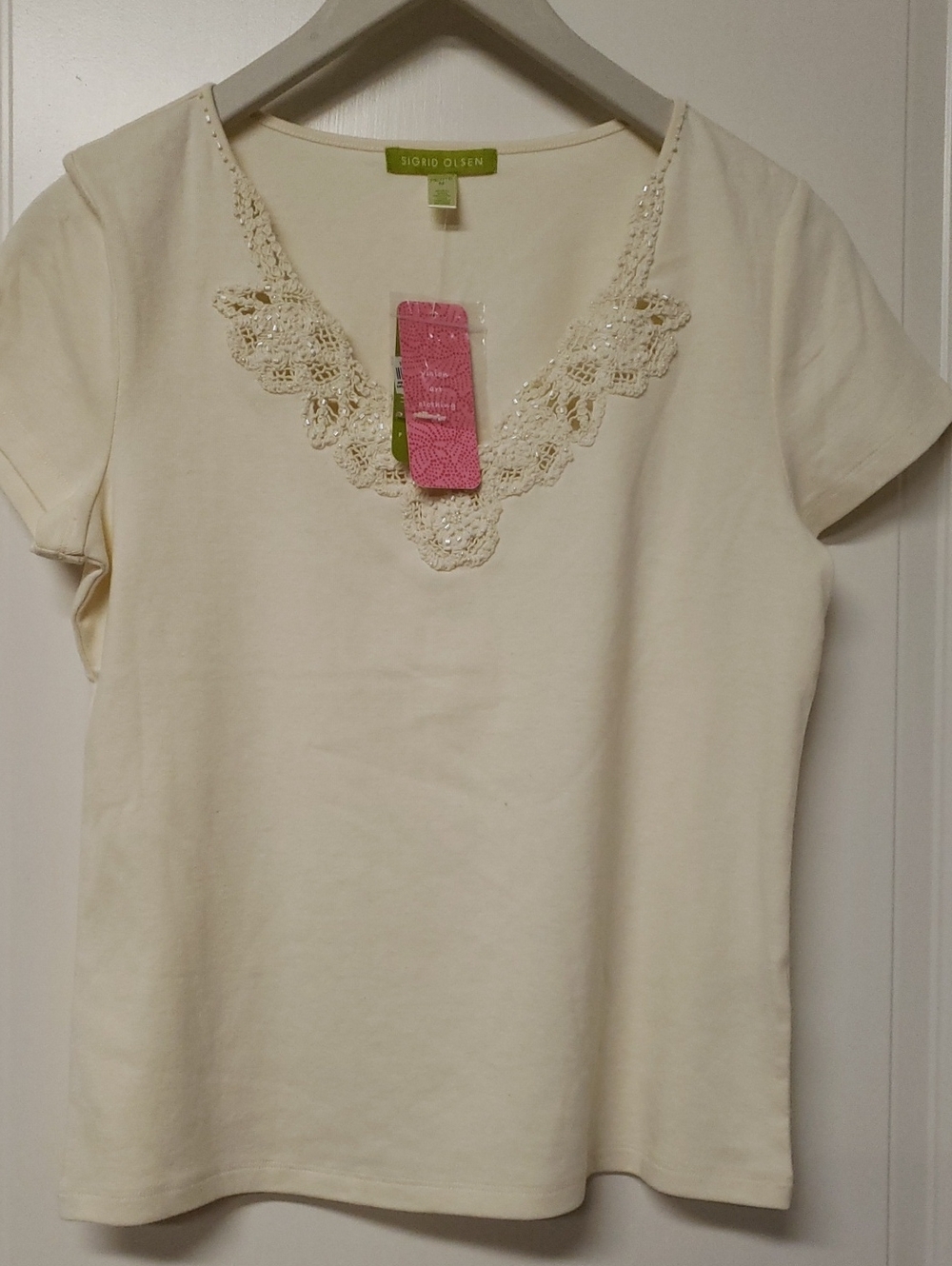 Sigrid Olsen Cream Short-Sleeve Top with Crochet V-Neck Trim